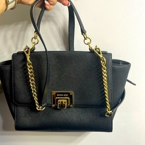Michael kors sholder bag
